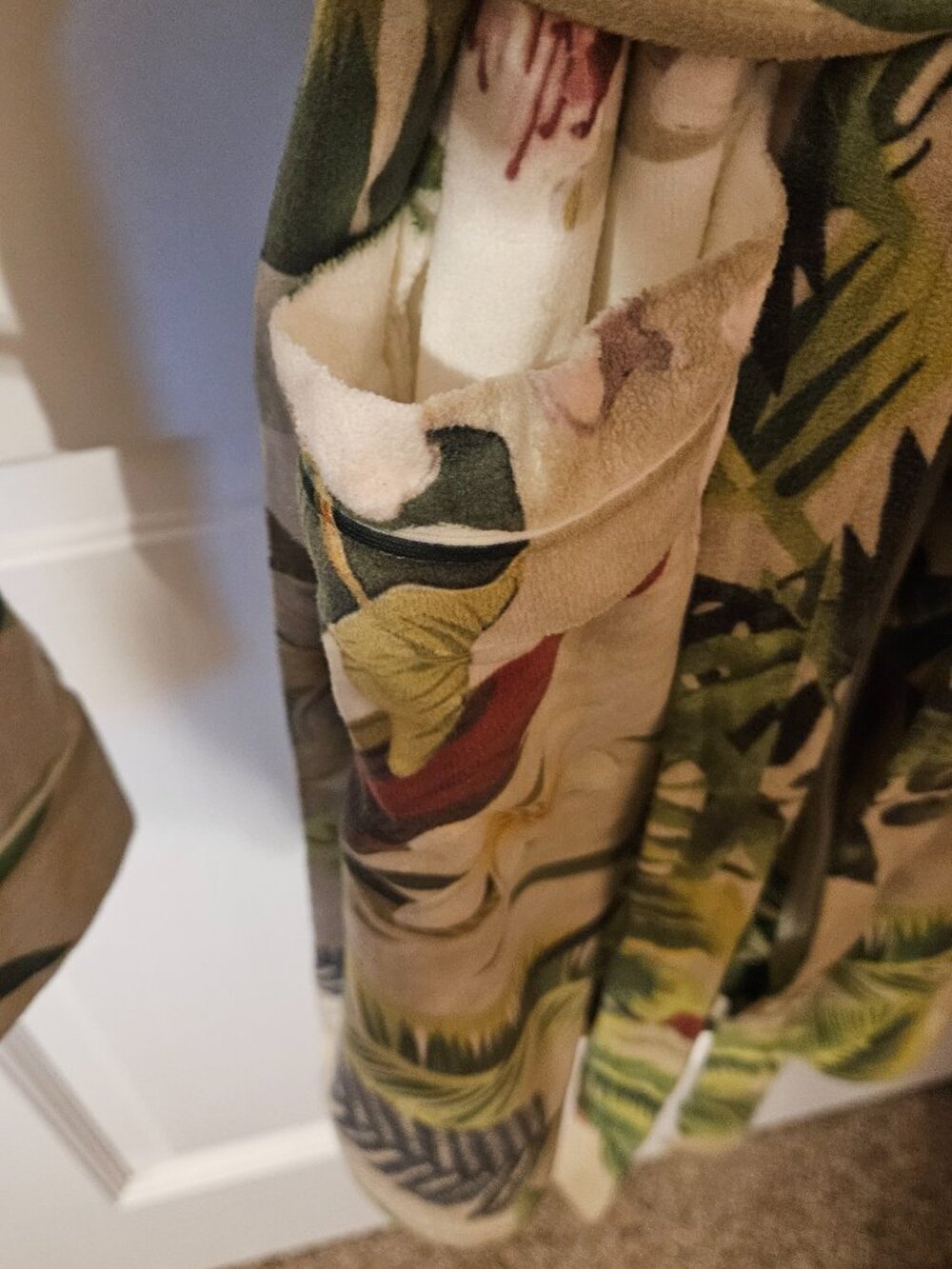 Women's Short Robe - Picture 7 of 7